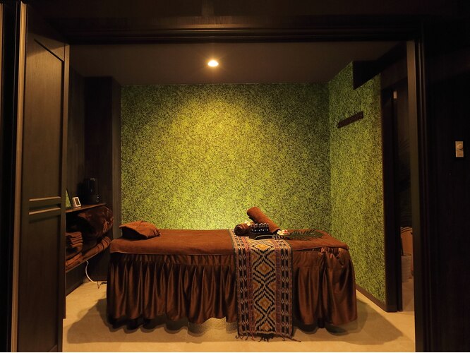 プラチナムアロマ 難波店(PLATINUM AROMA)